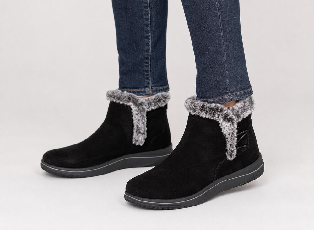 Clarks Cloudsteppers Womens Breeze Faux Fur Boots Black Size 7.5 New Shoes